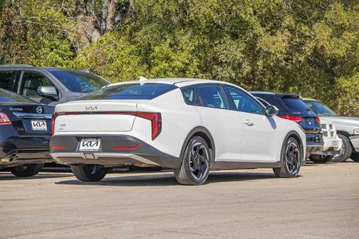2025 Kia K4 EX