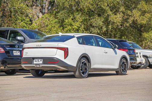 2025 Kia K4 EX