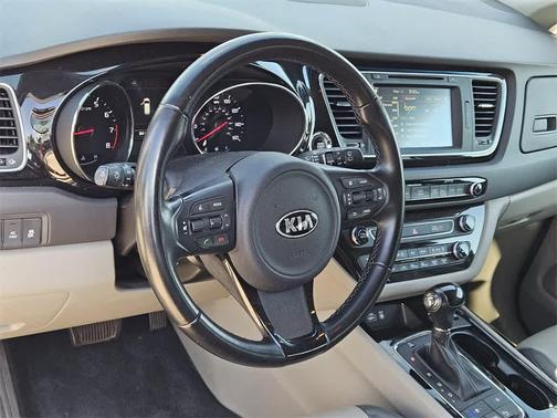 2016 Kia Sedona SX