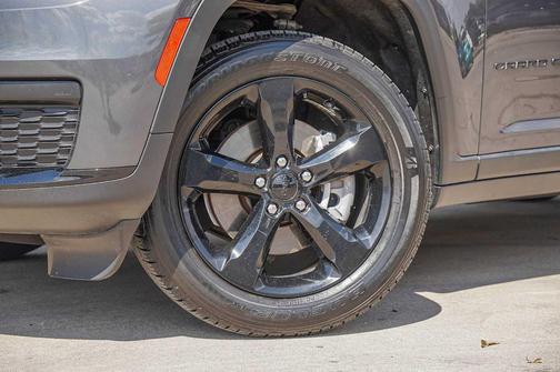 2022 Jeep Grand Cherokee L Laredo