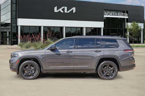 2022 Jeep Grand Cherokee L Laredo