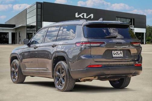2022 Jeep Grand Cherokee L Laredo