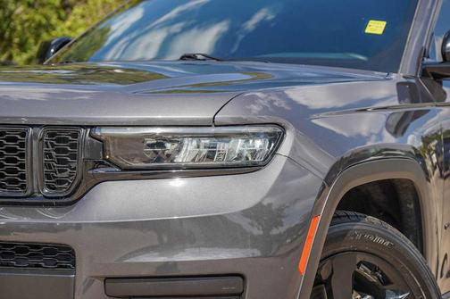2022 Jeep Grand Cherokee L Laredo