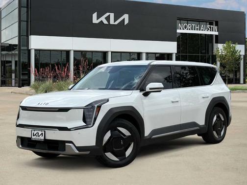 Snow White Pearl 2024 Kia EV9 Light Long Range
