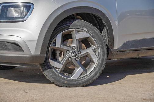 2022 Hyundai VENUE SEL