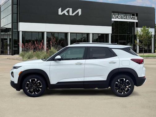 Summit White 2022 Chevrolet Trailblazer LT