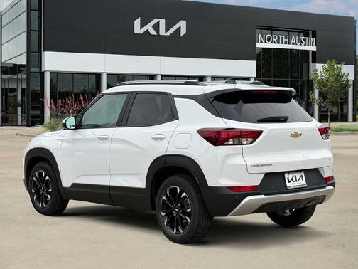 Summit White 2022 Chevrolet Trailblazer LT