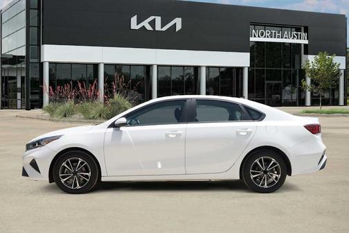 Snow White Pearl 2024 Kia Forte LXS