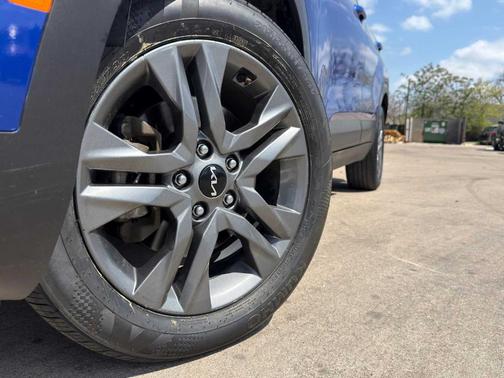 Neptune Blue 2023 Kia Seltos LX
