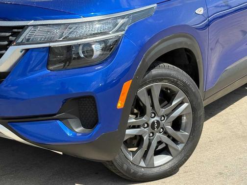 Neptune Blue 2023 Kia Seltos LX
