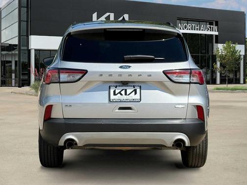 Ingot Silver Metallic 2020 Ford Escape SE
