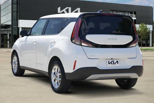 Snow White Pearl 2024 Kia Soul LX