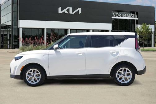 Snow White Pearl 2024 Kia Soul LX