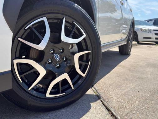 Sun Blaze Pearl 2024 Subaru Crosstrek Premium