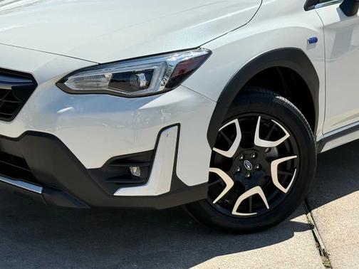 Sun Blaze Pearl 2024 Subaru Crosstrek Premium