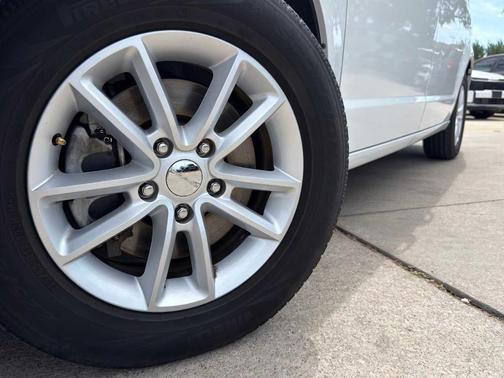 White Knuckle Clearcoat 2019 Dodge Grand Caravan SXT