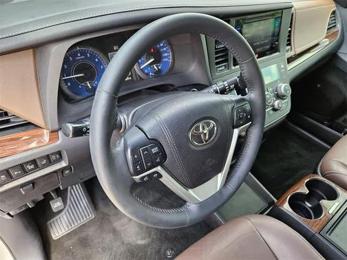 2016 Toyota Sienna Limited Premium