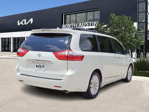 2016 Toyota Sienna Limited Premium