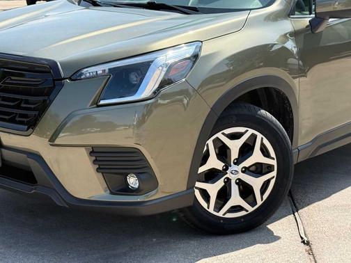 Autumn Green Metallic 2024 Subaru Forester Premium