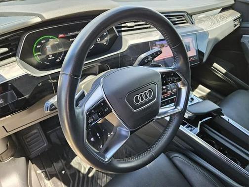 2019 Audi e-tron Prestige