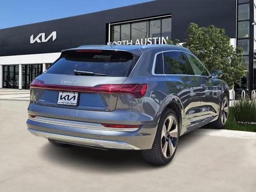 2019 Audi e-tron Prestige