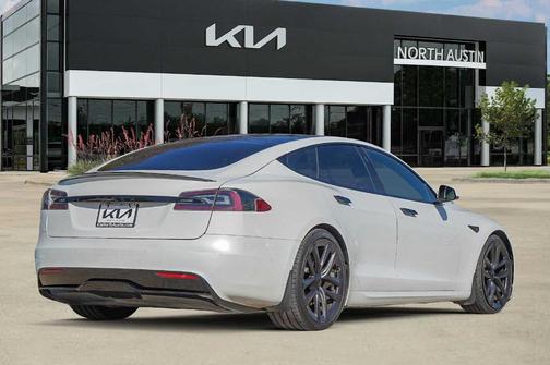 2022 Tesla Model S Base