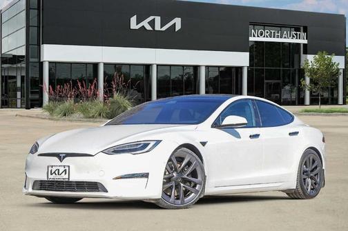 2022 Tesla Model S Base