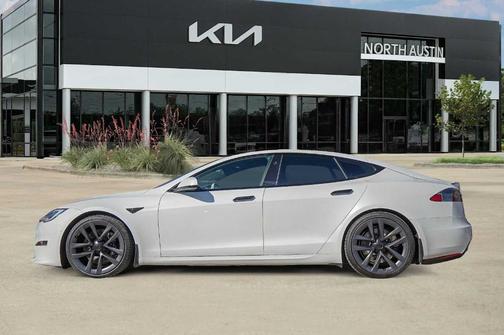 2022 Tesla Model S Base
