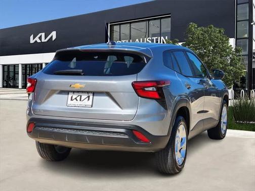 2025 Chevrolet Trax LS