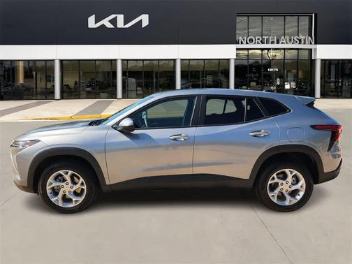 2025 Chevrolet Trax LS
