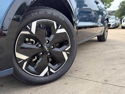 Mineral Blue 2024 Kia Niro EV Wind