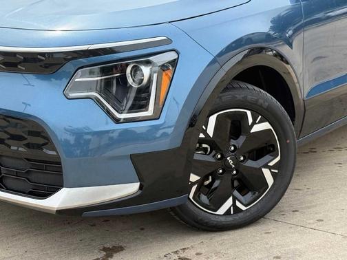 Mineral Blue 2024 Kia Niro EV Wind