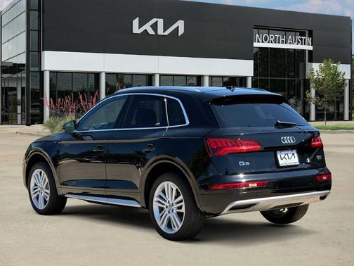 Mythos Black Metallic 2018 Audi Q5 2.0T Premium Plus