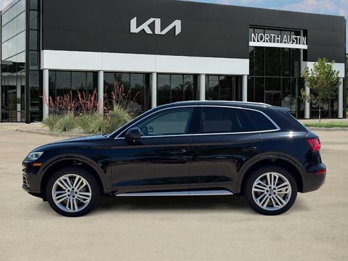 Mythos Black Metallic 2018 Audi Q5 2.0T Premium Plus