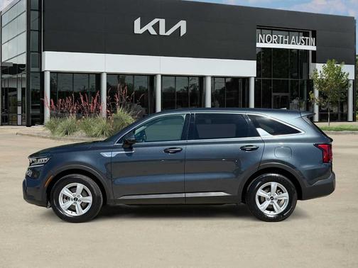 Gray 2022 Kia Sorento LX