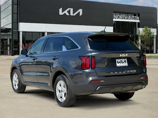 Gray 2022 Kia Sorento LX