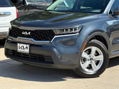 Gray 2022 Kia Sorento LX