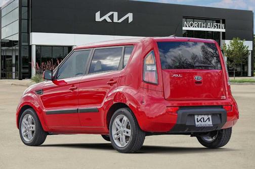 2011 Kia Soul +