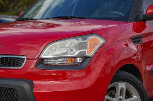 2011 Kia Soul +