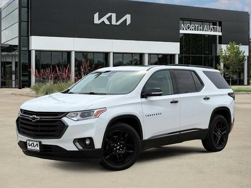 Summit White 2018 Chevrolet Traverse Premier