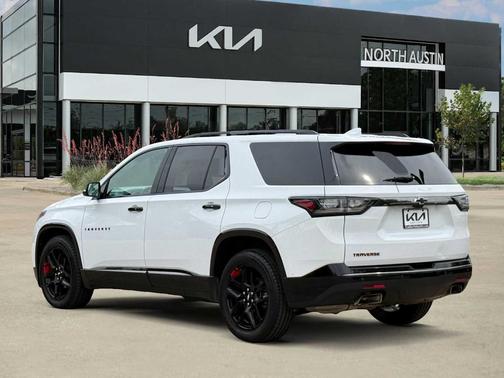 Summit White 2018 Chevrolet Traverse Premier