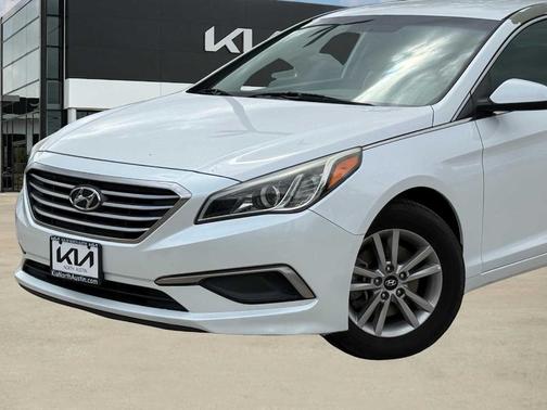 Quartz White Pearl 2016 Hyundai SONATA SE