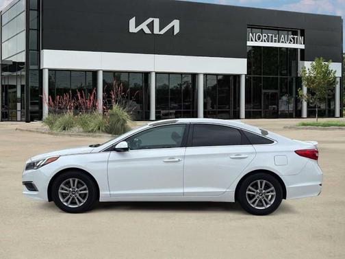 Quartz White Pearl 2016 Hyundai SONATA SE