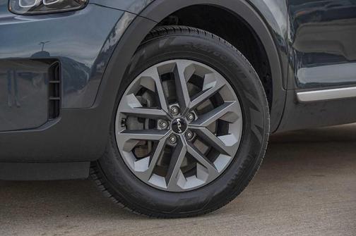 2024 Kia Telluride LX