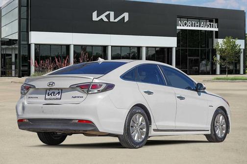 2017 Hyundai SONATA Hybrid SE
