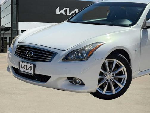 Moonlight White 2014 INFINITI Q60 Journey