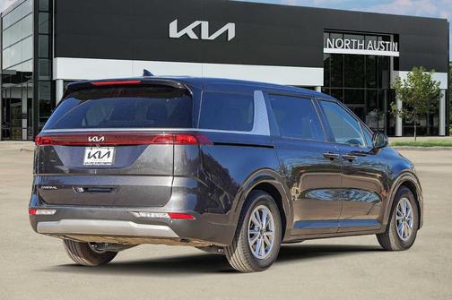 2024 Kia Carnival LX