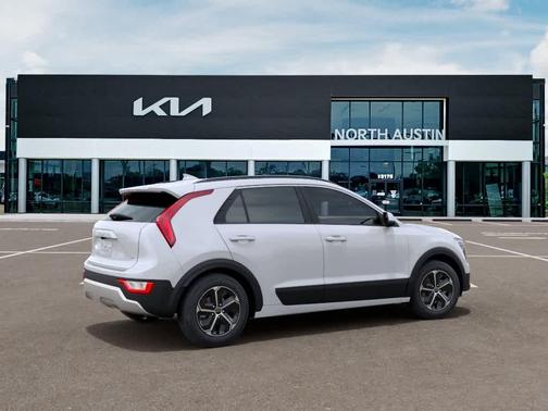 Snow White Pearl 2026 Kia Niro LX