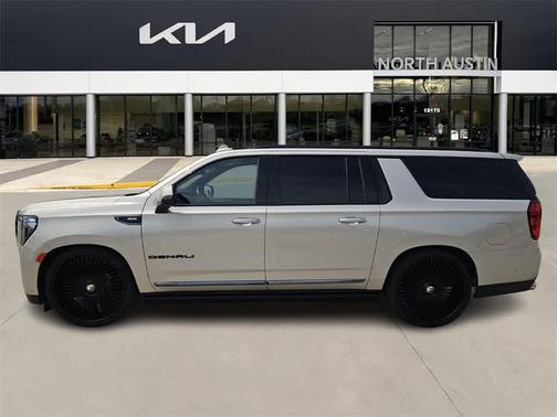 2023 GMC Yukon XL Denali Ultimate