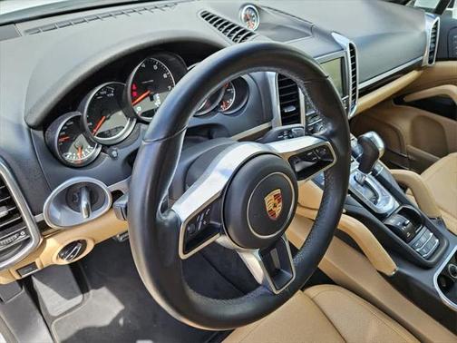 2016 Porsche Cayenne Base